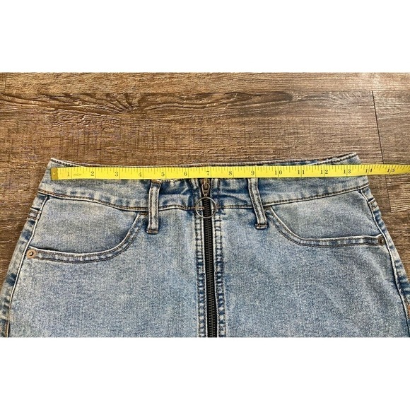 Wild Fable Women's Denim Blue Jean Front Zip Skirt Raw Hem Retro 90’s Size 6 - Picture 7 of 8